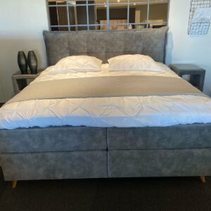 Showroom model boxspring The Pillow